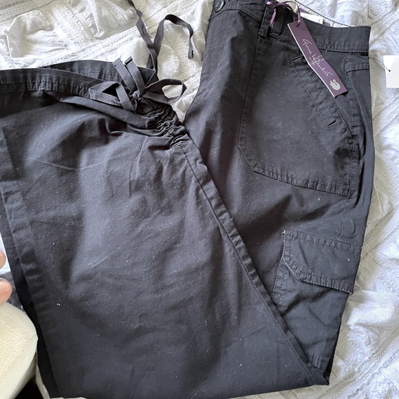 Gloria Vanderbilt Pants - Gloria Vanderbilt black Zoey Capris